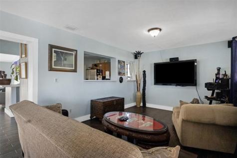 9231 N Cypress Circle Miramar FL 33025