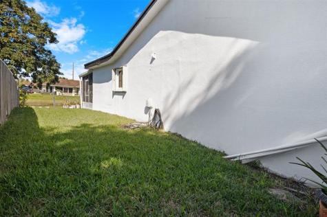 9231 N Cypress Circle Miramar FL 33025