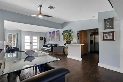 9231 N Cypress Circle Miramar FL 33025