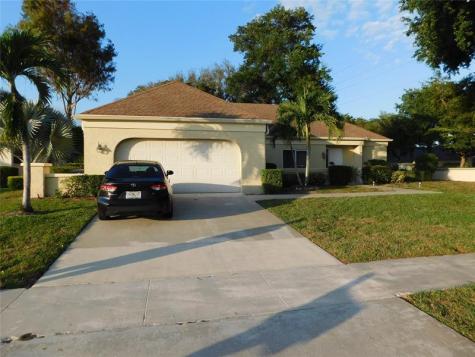 10195 Greentrail Drive North Boynton Beach FL 33436