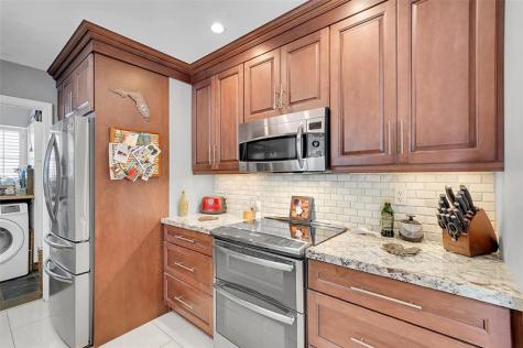 108 SE 14th Court Deerfield Beach FL 33441