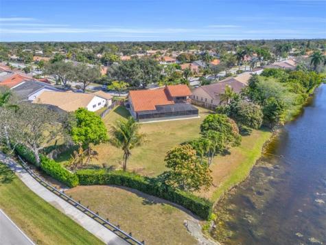 10170 NW 10th Street Plantation FL 33322