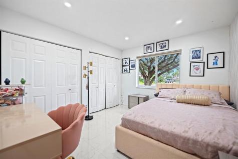 5320 SW 199th Avenue Pembroke Pines FL 33332
