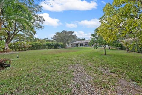 5320 SW 199th Avenue Pembroke Pines FL 33332