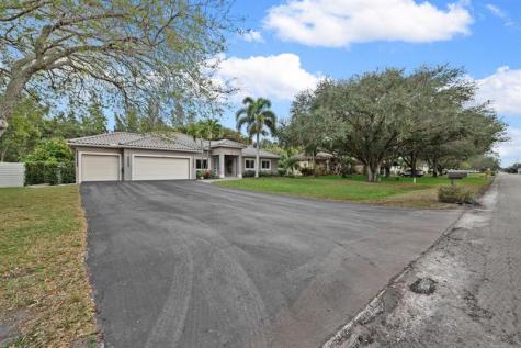 5320 SW 199th Avenue Pembroke Pines FL 33332