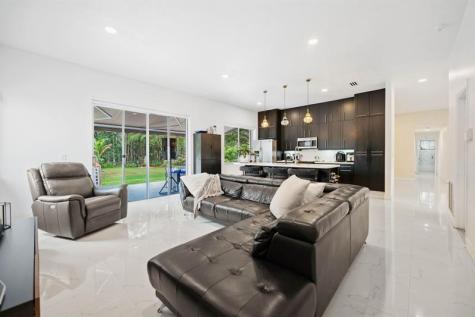 5320 SW 199th Avenue Pembroke Pines FL 33332