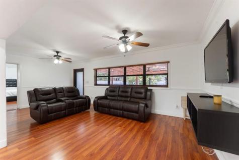 795 NE 165th Street Miami FL 33162