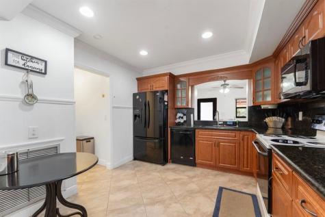 795 NE 165th Street Miami FL 33162