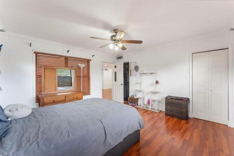 795 NE 165th Street Miami FL 33162