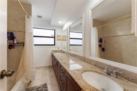 795 NE 165th Street Miami FL 33162
