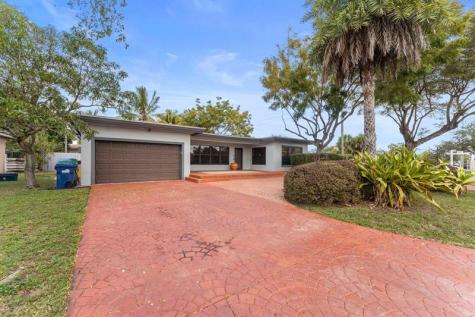 795 NE 165th Street Miami FL 33162
