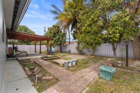 795 NE 165th Street Miami FL 33162