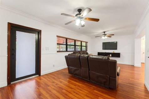 795 NE 165th Street Miami FL 33162