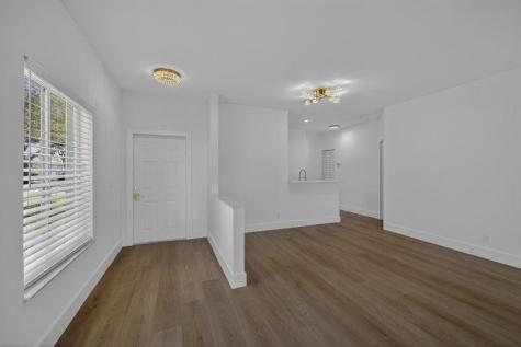 4243 SW 10th Court Deerfield Beach FL 33442