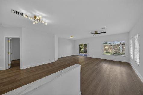 4243 SW 10th Court Deerfield Beach FL 33442