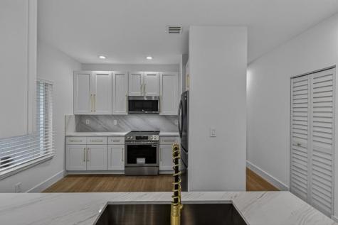 4243 SW 10th Court Deerfield Beach FL 33442