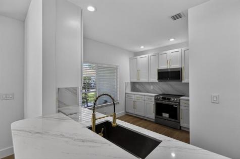 4243 SW 10th Court Deerfield Beach FL 33442