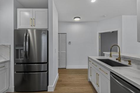 4243 SW 10th Court Deerfield Beach FL 33442