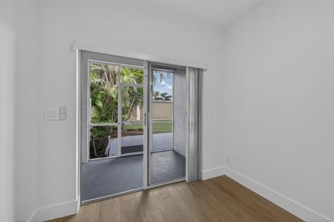 4243 SW 10th Court Deerfield Beach FL 33442