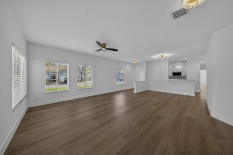 4243 SW 10th Court Deerfield Beach FL 33442