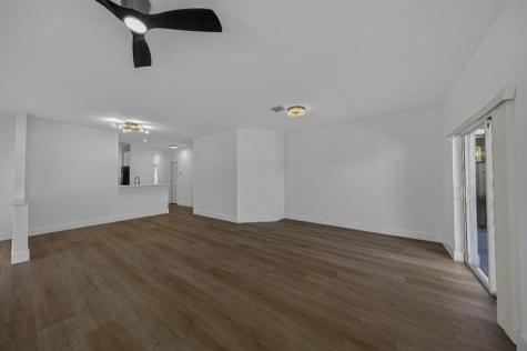 4243 SW 10th Court Deerfield Beach FL 33442