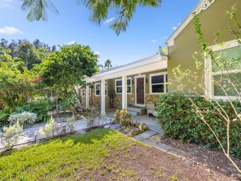 805 27TH Avenue Vero Beach FL 32960