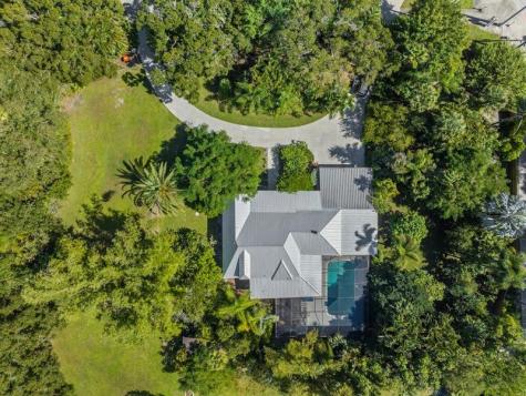 805 27TH Avenue Vero Beach FL 32960