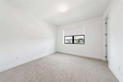 2652 NW 87th Terrace Pembroke Pines FL 33024