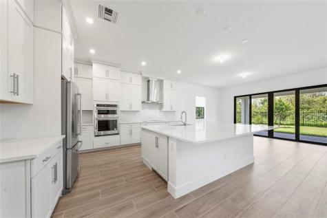 2652 NW 87th Terrace Pembroke Pines FL 33024