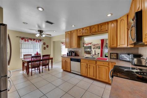9802 NW 75th Court Tamarac FL 33321
