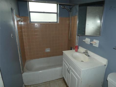 82 Tortuga Road Palm Springs FL 33461