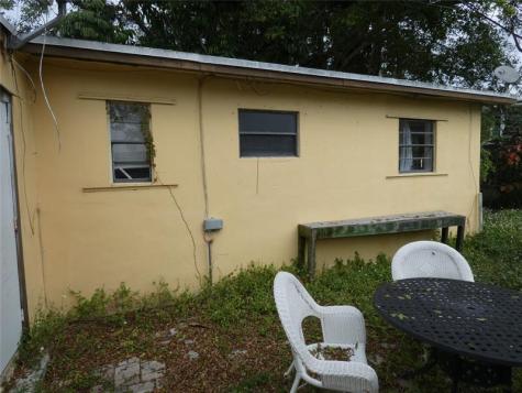 82 Tortuga Road Palm Springs FL 33461