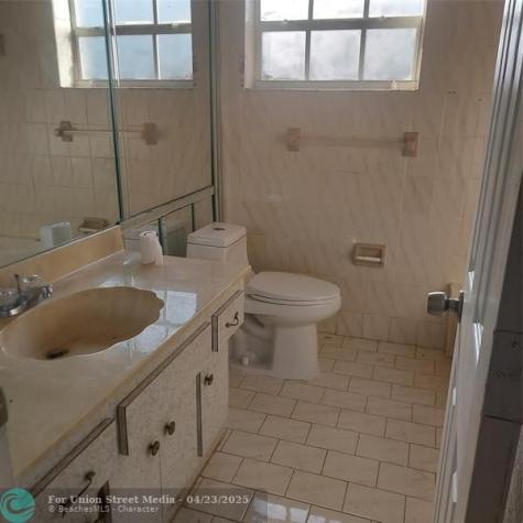 Lauderdale Lakes FL 33311