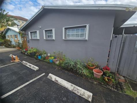 832 NE 22nd Drive Wilton Manors FL 33305