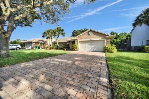9226 NW 44th Court Coral Springs FL 33065