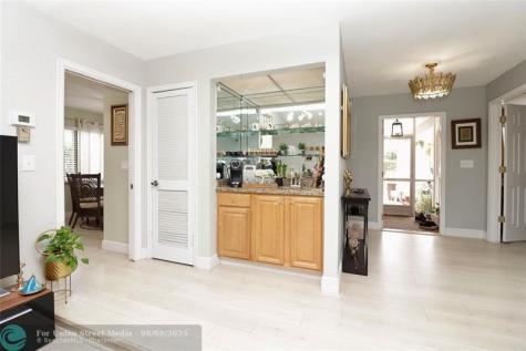 6307 Silk Oak Circle Tamarac FL 33319