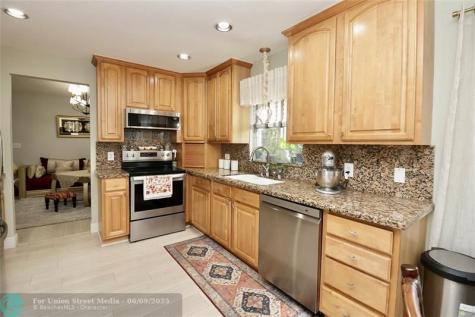 6307 Silk Oak Circle Tamarac FL 33319