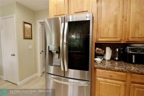 6307 Silk Oak Circle Tamarac FL 33319
