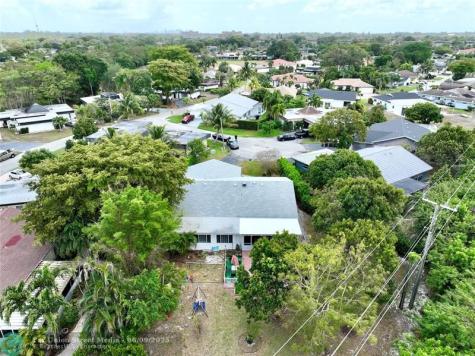 6307 Silk Oak Circle Tamarac FL 33319