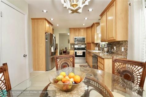 6307 Silk Oak Circle Tamarac FL 33319