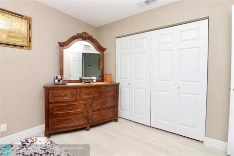 6307 Silk Oak Circle Tamarac FL 33319