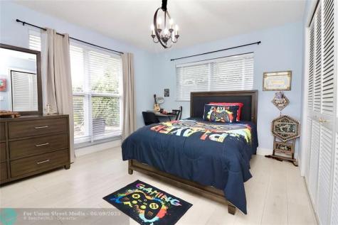 6307 Silk Oak Circle Tamarac FL 33319