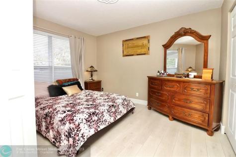 6307 Silk Oak Circle Tamarac FL 33319