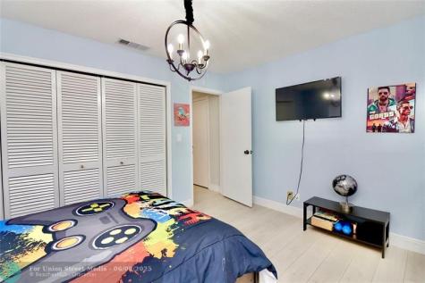 6307 Silk Oak Circle Tamarac FL 33319