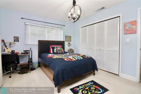 6307 Silk Oak Circle Tamarac FL 33319