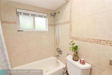 6307 Silk Oak Circle Tamarac FL 33319