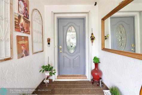 6307 Silk Oak Circle Tamarac FL 33319