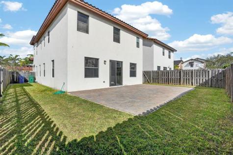 8751 NW 102nd Place Doral FL 33178