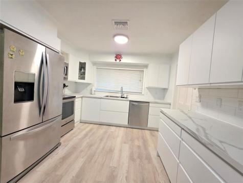 2585 SE 3rd Street Pompano Beach FL 33062