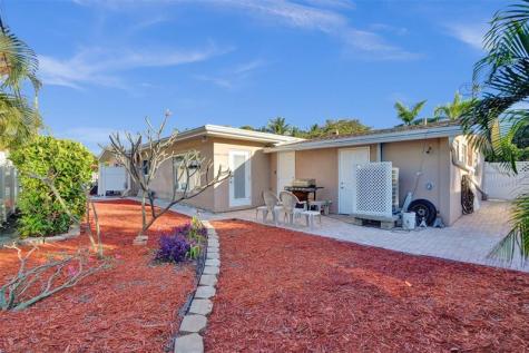 2585 SE 3rd Street Pompano Beach FL 33062